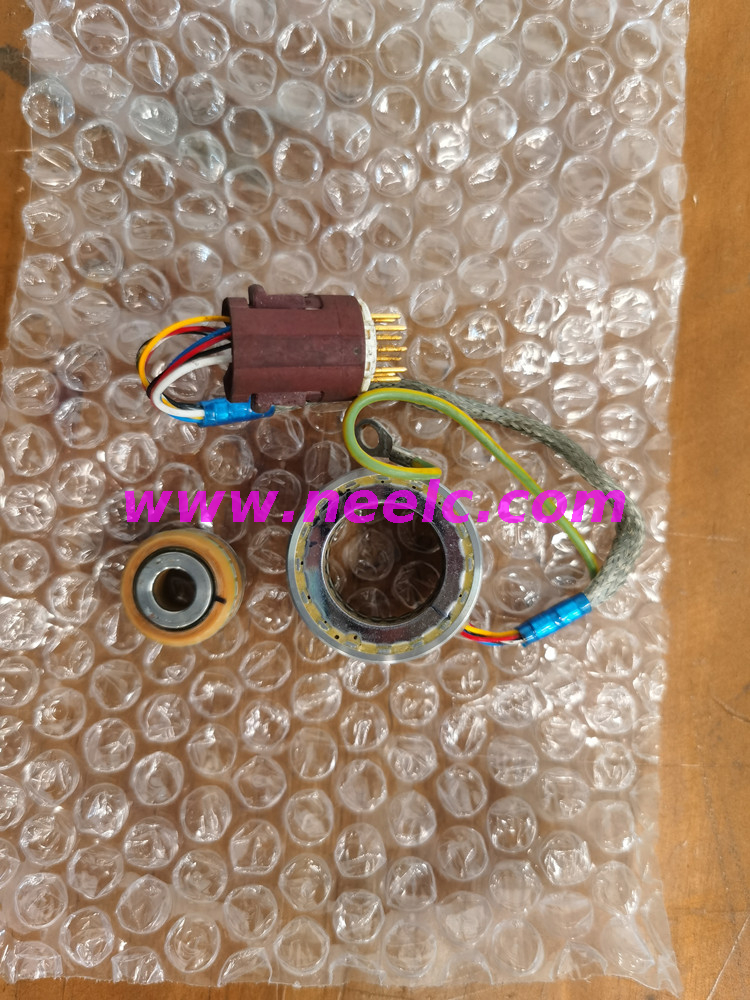 RE-15-1-A85 205800976 Used in good condition encoder