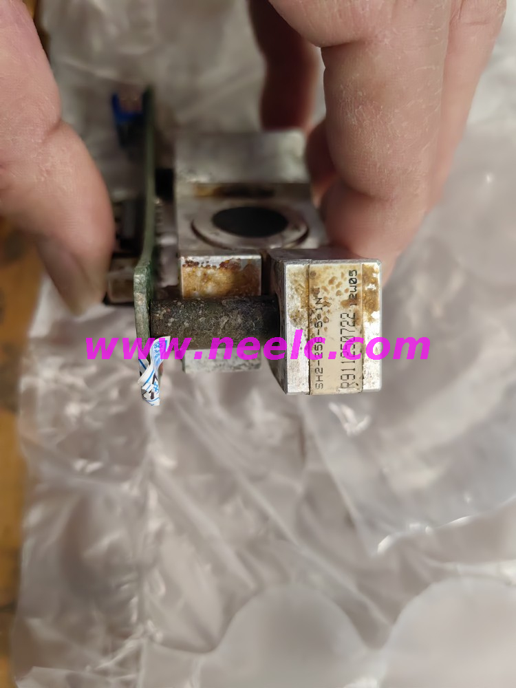 109-0699-4B02-03 SH2-256-5-1N Used in good condition sensor